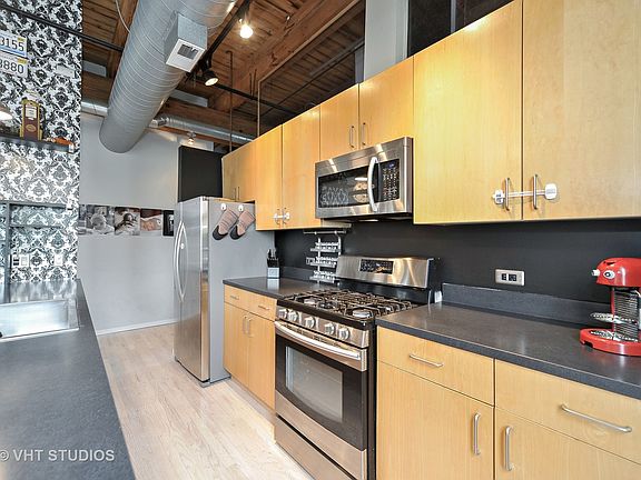 5th image of 2511 W Moffat St APT 205