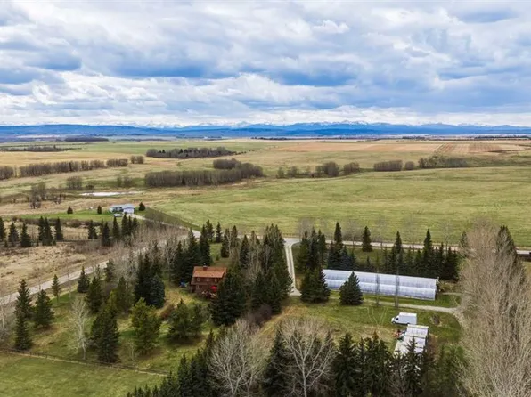 240074 W Range Road 32, Rocky View County, AB T3Z 1M3