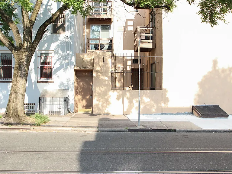 515 S 12th St — Photo 40