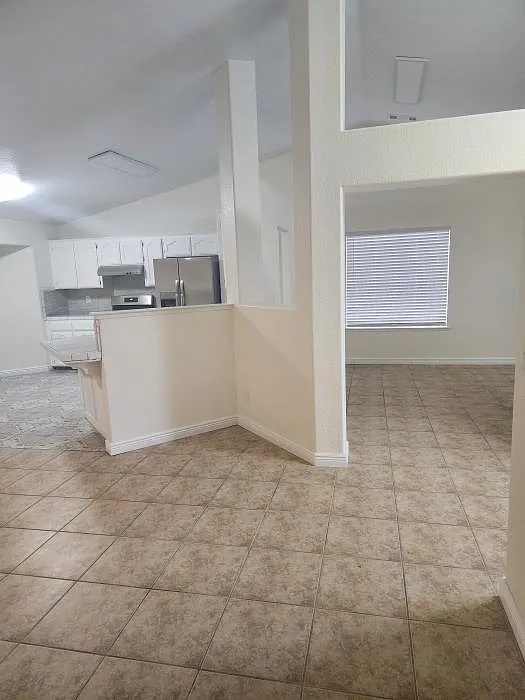 3 bed, 1573 sqft, $2,200 — Photo 4