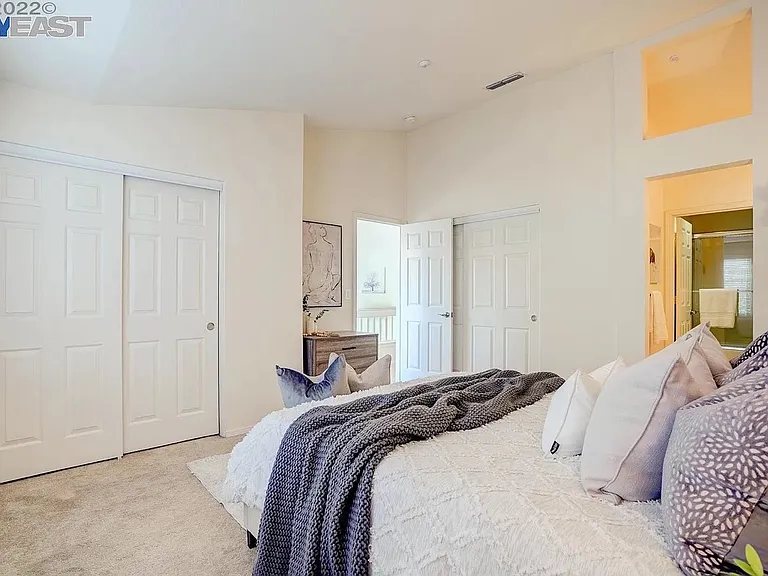203 Swan Ct #203 — Photo 22