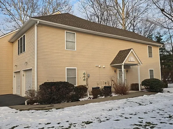 15 Village Cove #15, Warwick, NY 10990