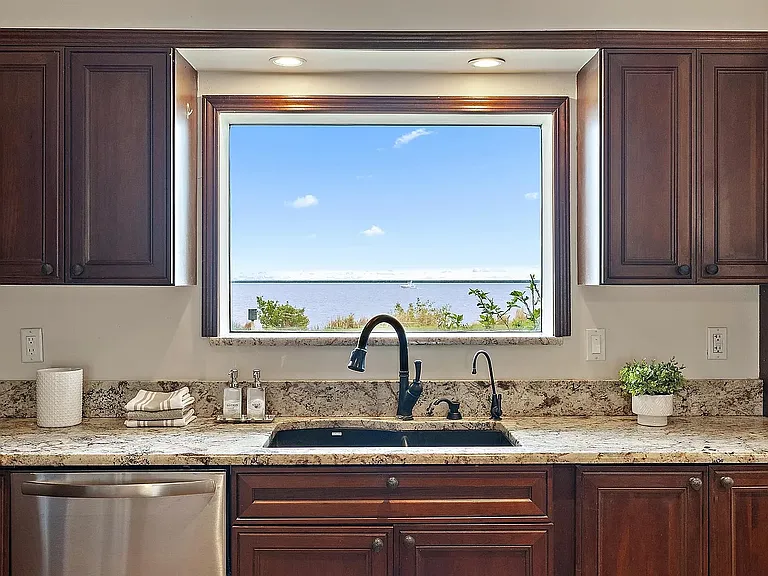 6205 S Indian River Dr — Photo 25