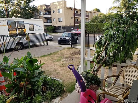 3rd image of 16036 Kittridge St