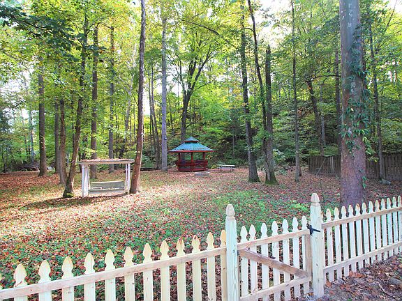 3rd image of 3211 Gose Cove Ln