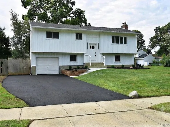 41 Bethany Drive, Commack, NY 11725