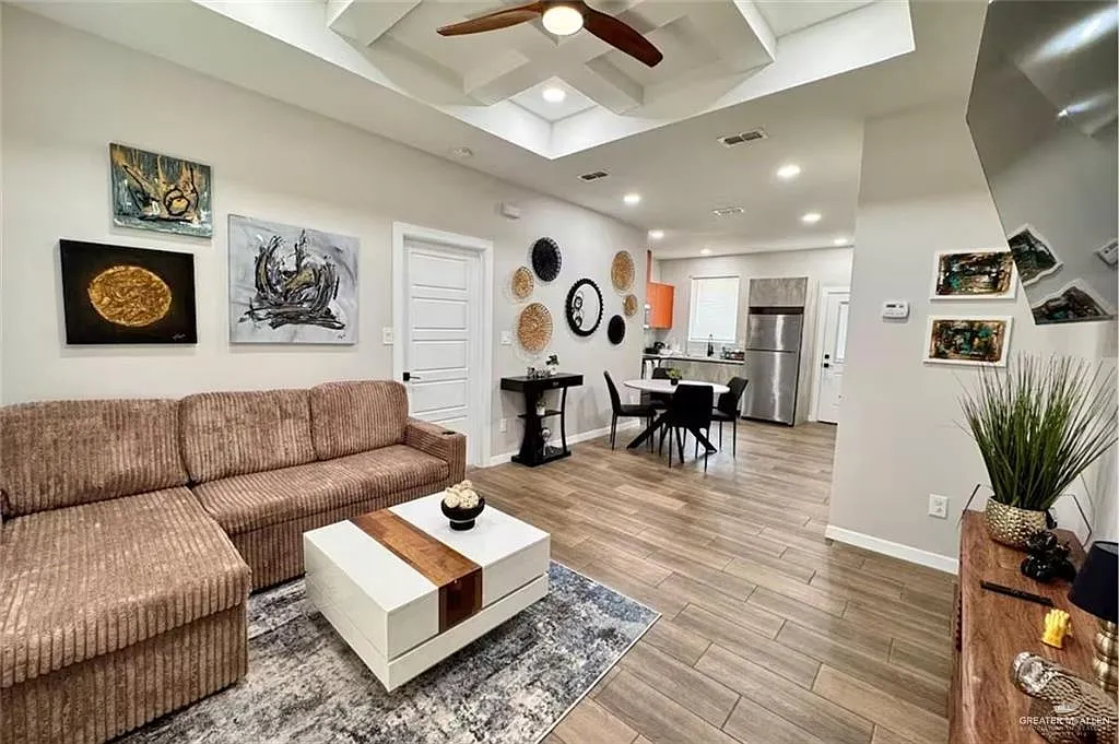 1 bed, 1.0 bath, 983 sqft, $1,500 — Photo 3