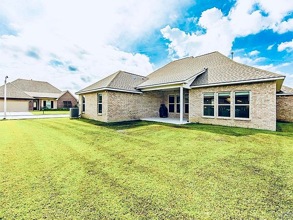 2nd image of 375 Royal Oak Blvd