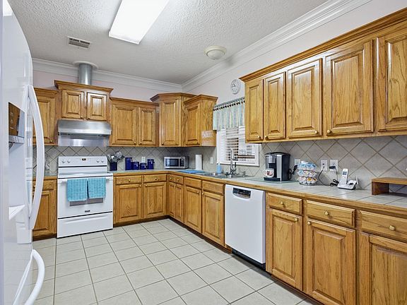 5th image of 2235 E Gabriel Sq