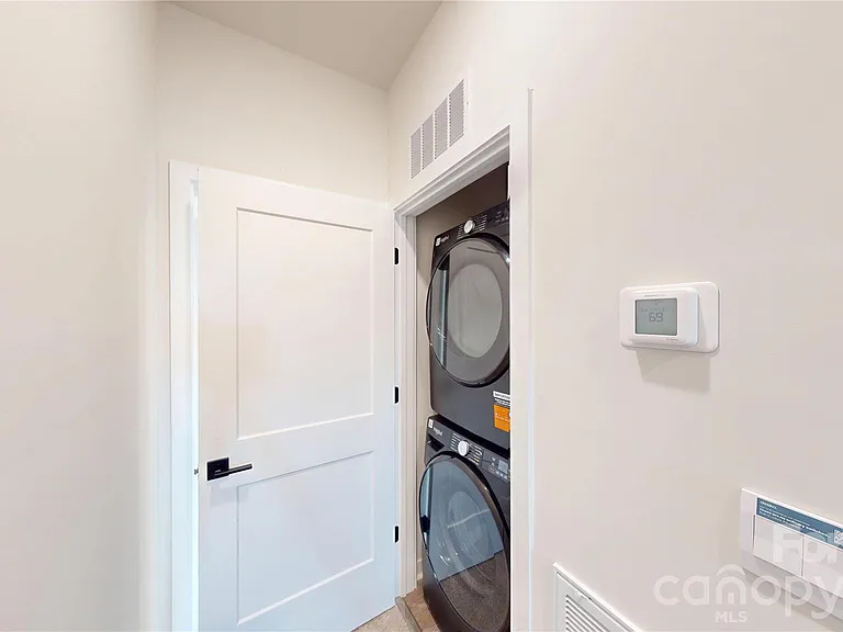 3640 Spencer St — Photo 22