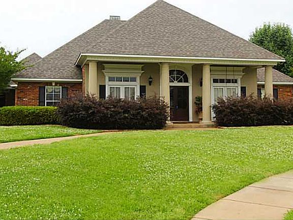 2nd image of 301 Radbrook Cir