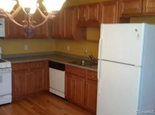 322 Knapps Hwy, Fairfield, CT 06825