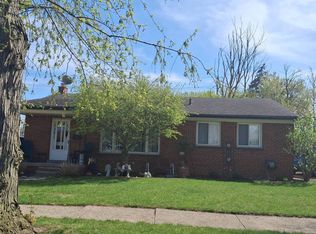 8356 Darlene St, Warren, MI 48093