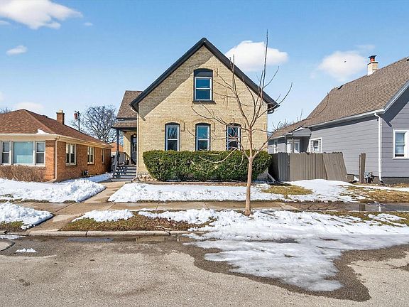 3rd image of 2220 Green STREET