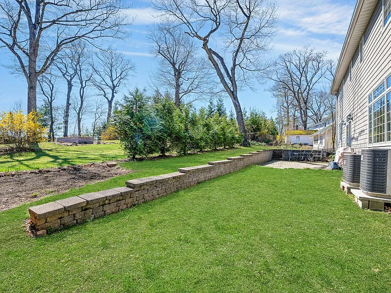 26 Sunset Rd — Photo 32