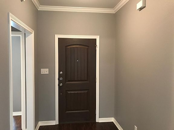 3rd image of 2524 Meadowglen Ct