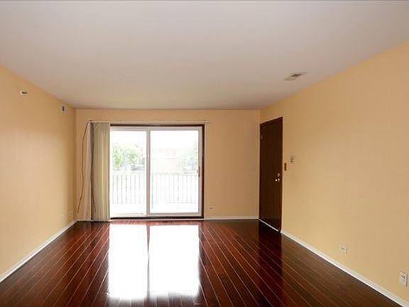 3rd image of 4124 Cove Ln