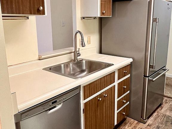 5th image of 100 West Ave APT 418