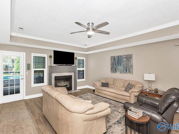 4th image of 112 Cannes Dr SE