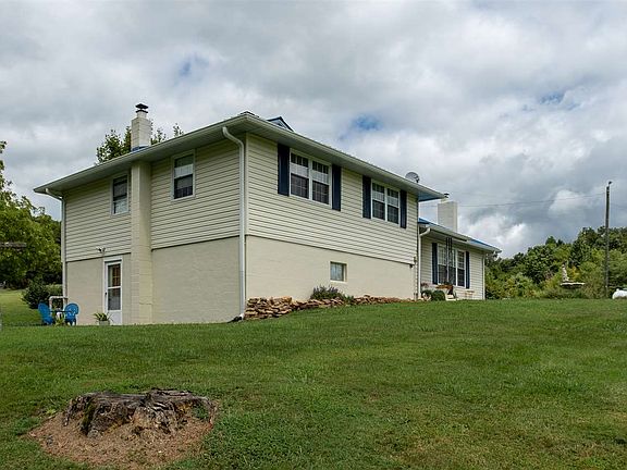 3rd image of 457 County Road 401