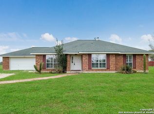 172 Green Meadow Dr, Cibolo, TX 78108