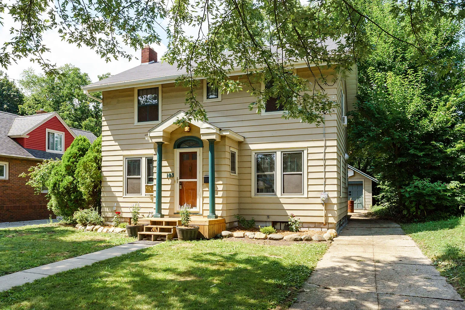 103 East Ave N photo 1