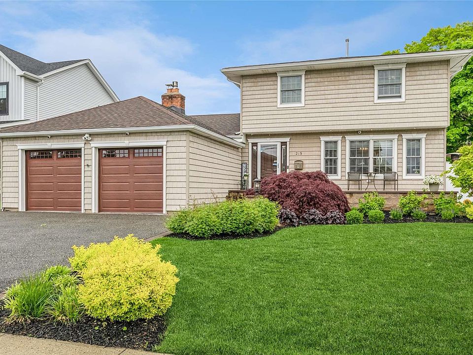 1st image of 213 1st Avenue
