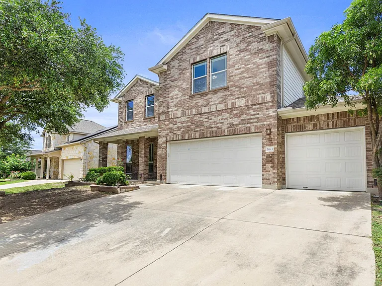 18613 Falcon Pointe Blvd — Photo 3