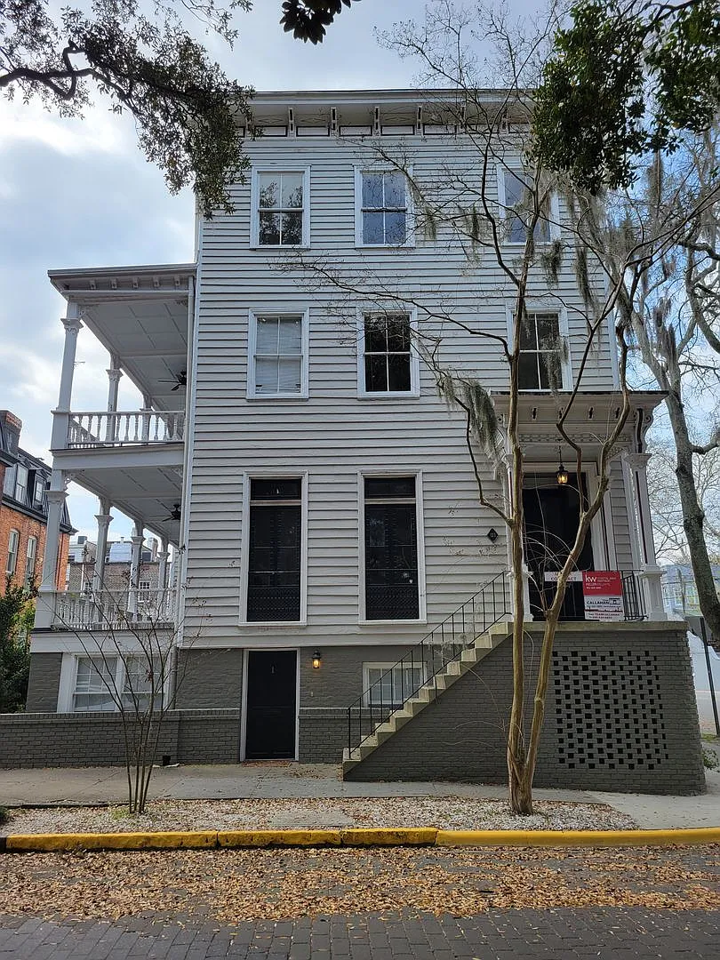 Downtown Charlton Street Location — Photo 1