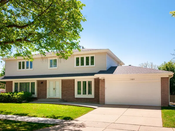 1829 E Bittersweet Ln, Mount Prospect, IL 60056