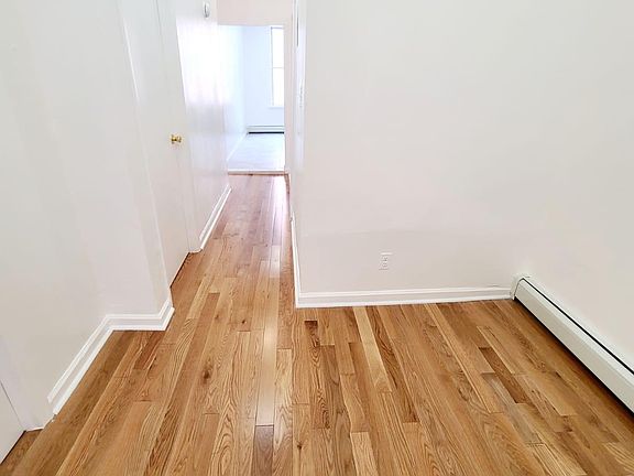 5th image of 1378 Clay Ave APT 2