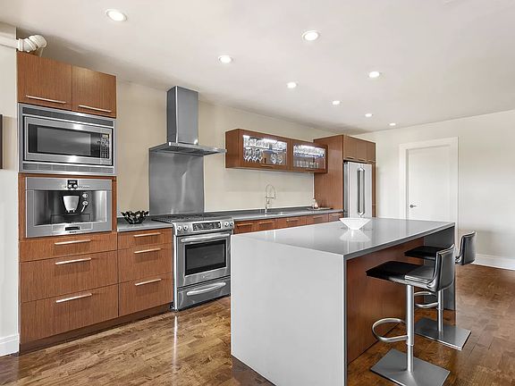 5th image of 535 Dean St APT 315