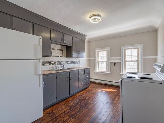 3rd image of 115 Eldridge St #2