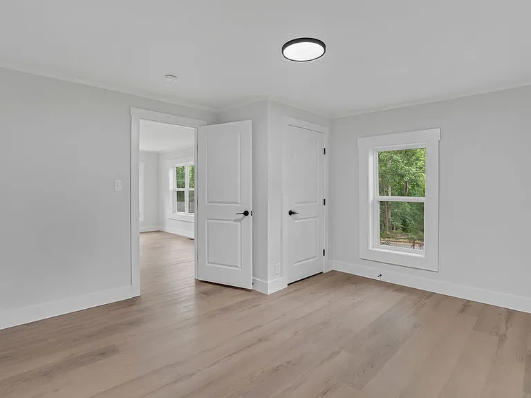 10 S Coulter Ave — Photo 14