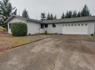 820 SE Bird Ave, Waldport, OR 97394