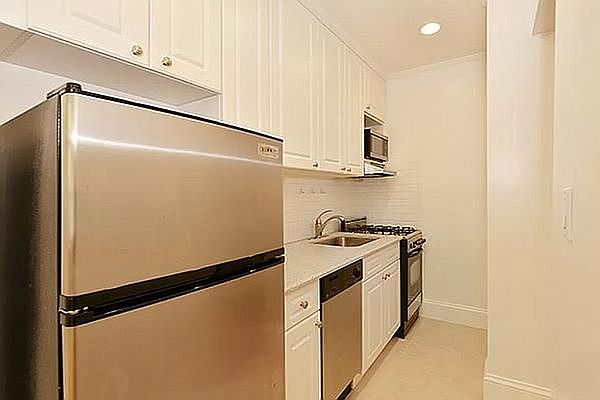 2nd image of 137 W 69th St APT 4