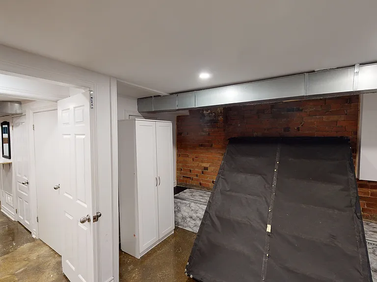 160 Beaconsfield Ave #1 — Photo 10