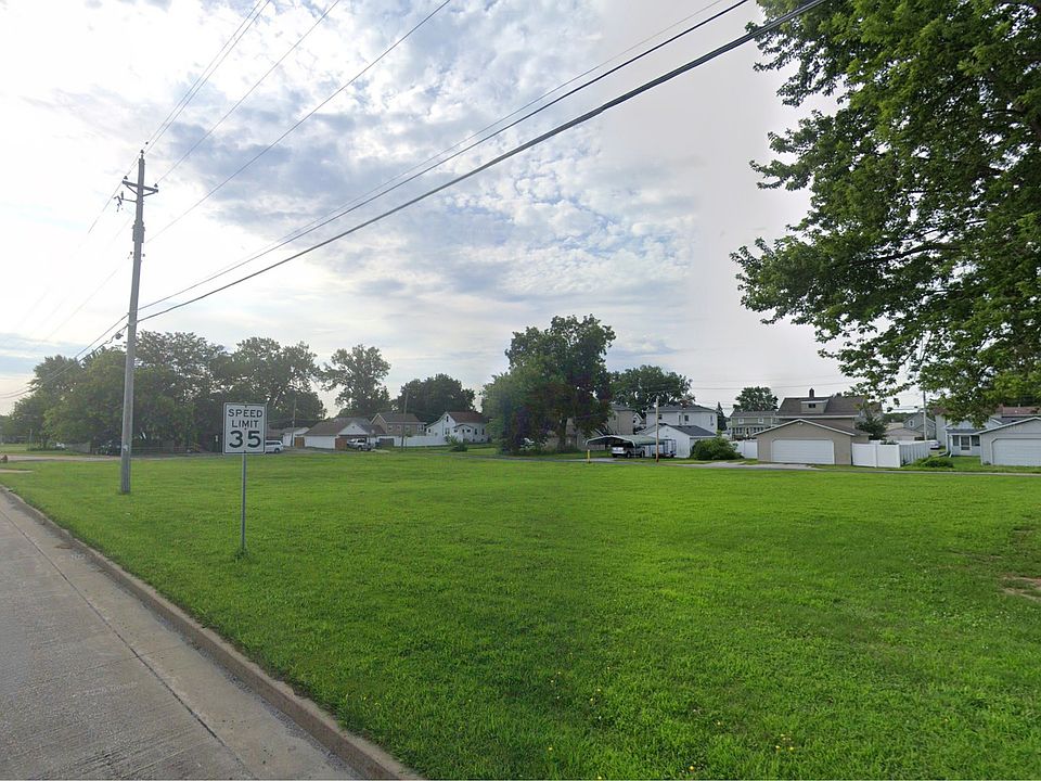 1st image of 226 1st Ave E
