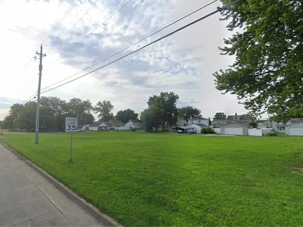 226 1st Ave E, Milan, IL 61264
