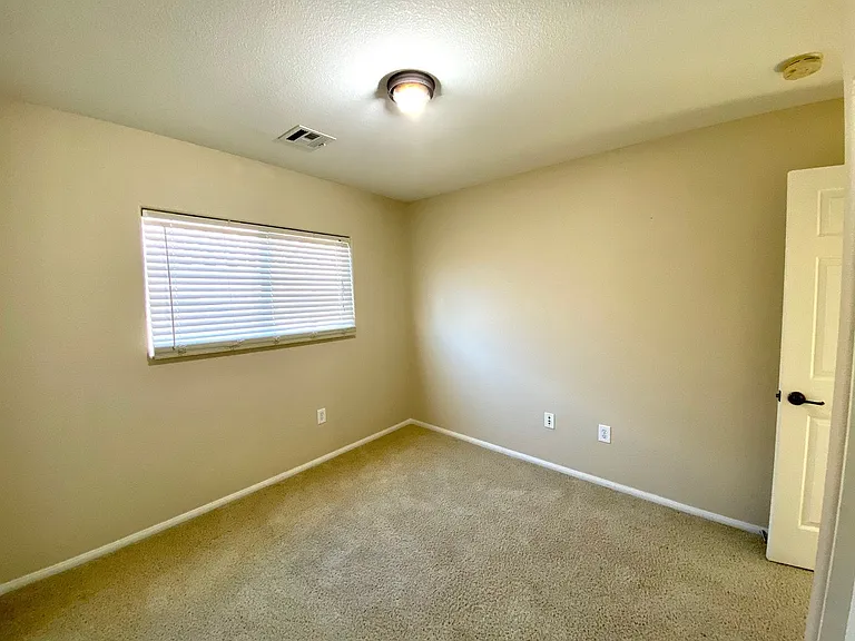 2324 Cockatoo Dr — Photo 23