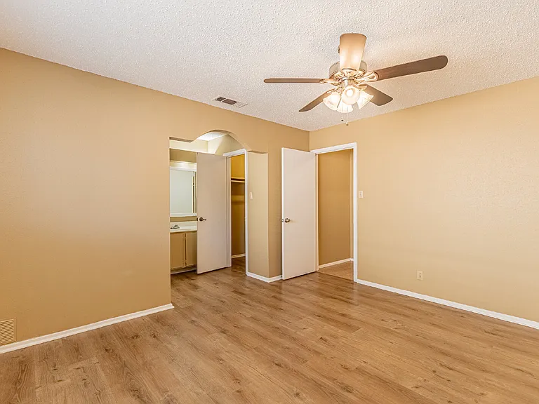 4414 Valleybrook — Photo 21
