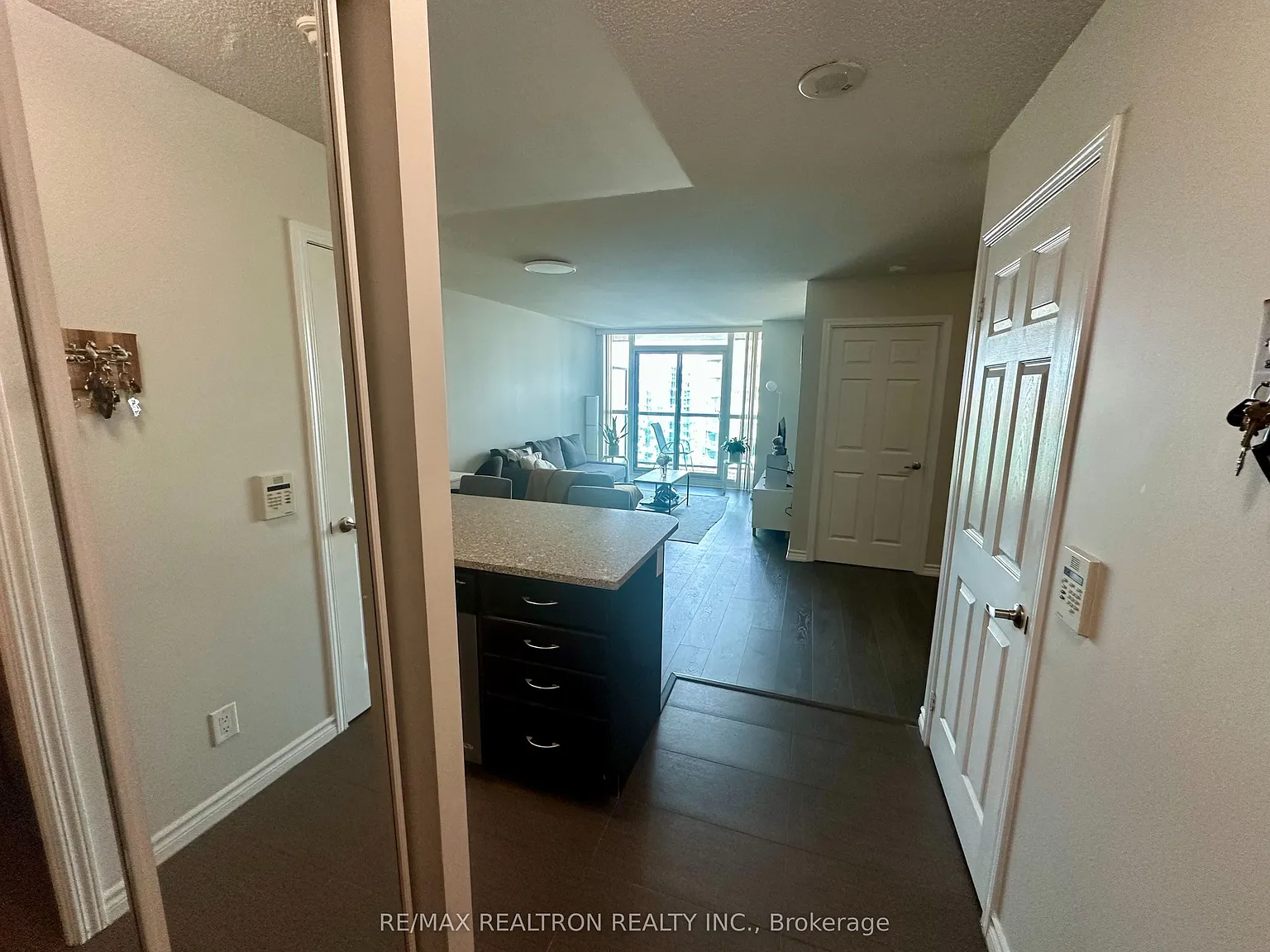 2 bed, $2,800 — Photo 4