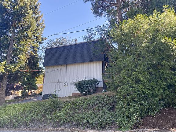 3rd image of 3120 W 19th Ave