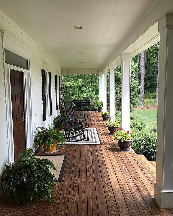 2nd image of 3800 Holly Springs Ct