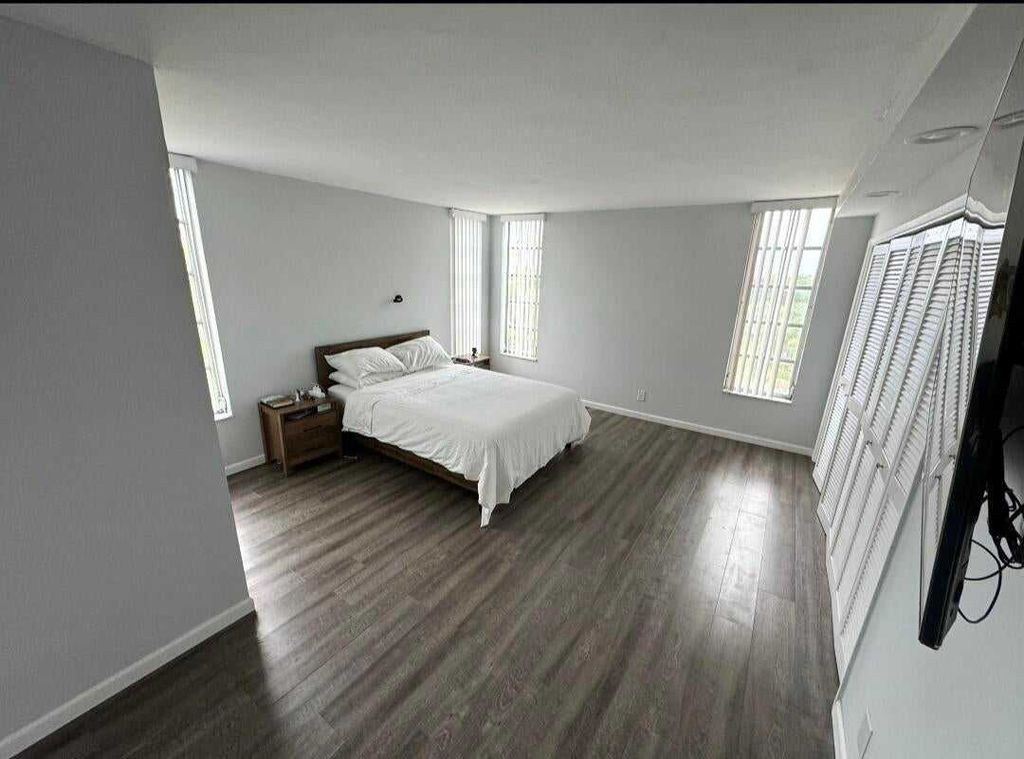 Undisclosed address (3-bed apartment, ZIP 33069), photo 9