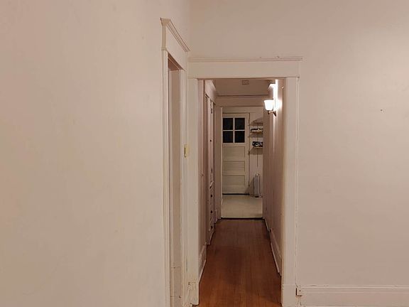 4th image of 248 Manning Blvd #2