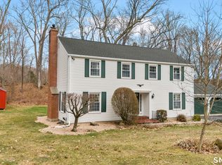 20 Inchcliffe Dr, Gales Ferry, CT 06335