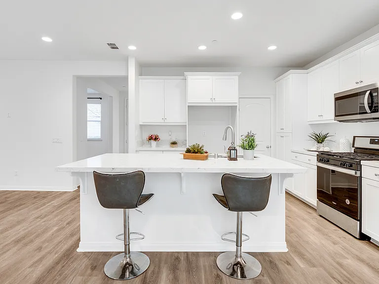 10532 Wilding Dr — Photo 16
