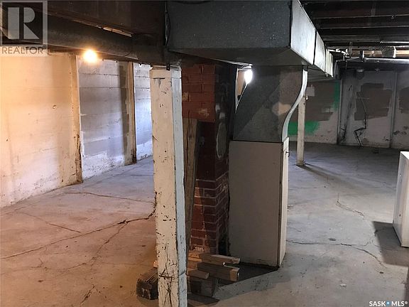 2nd image of 1108 Garnet St