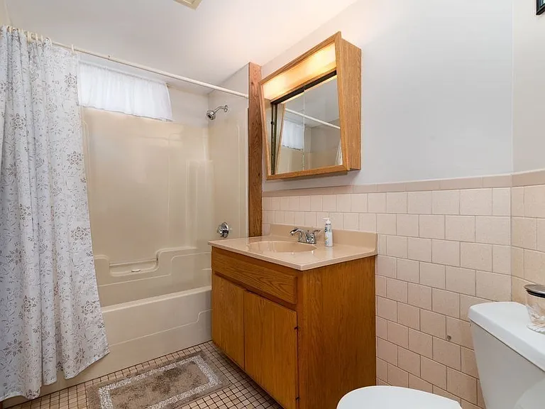 45 Thatcher St #1 — Photo 9